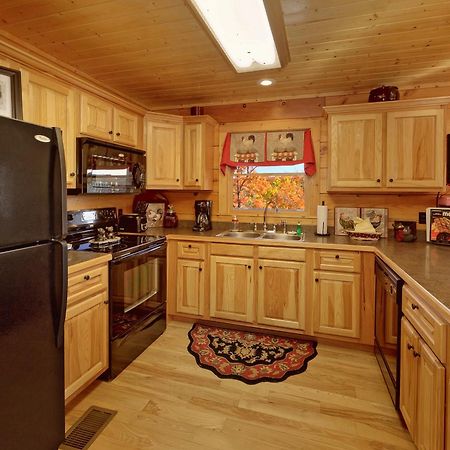 Moonshiner'S Legacy Holiday Home Gatlinburg Eksteriør billede
